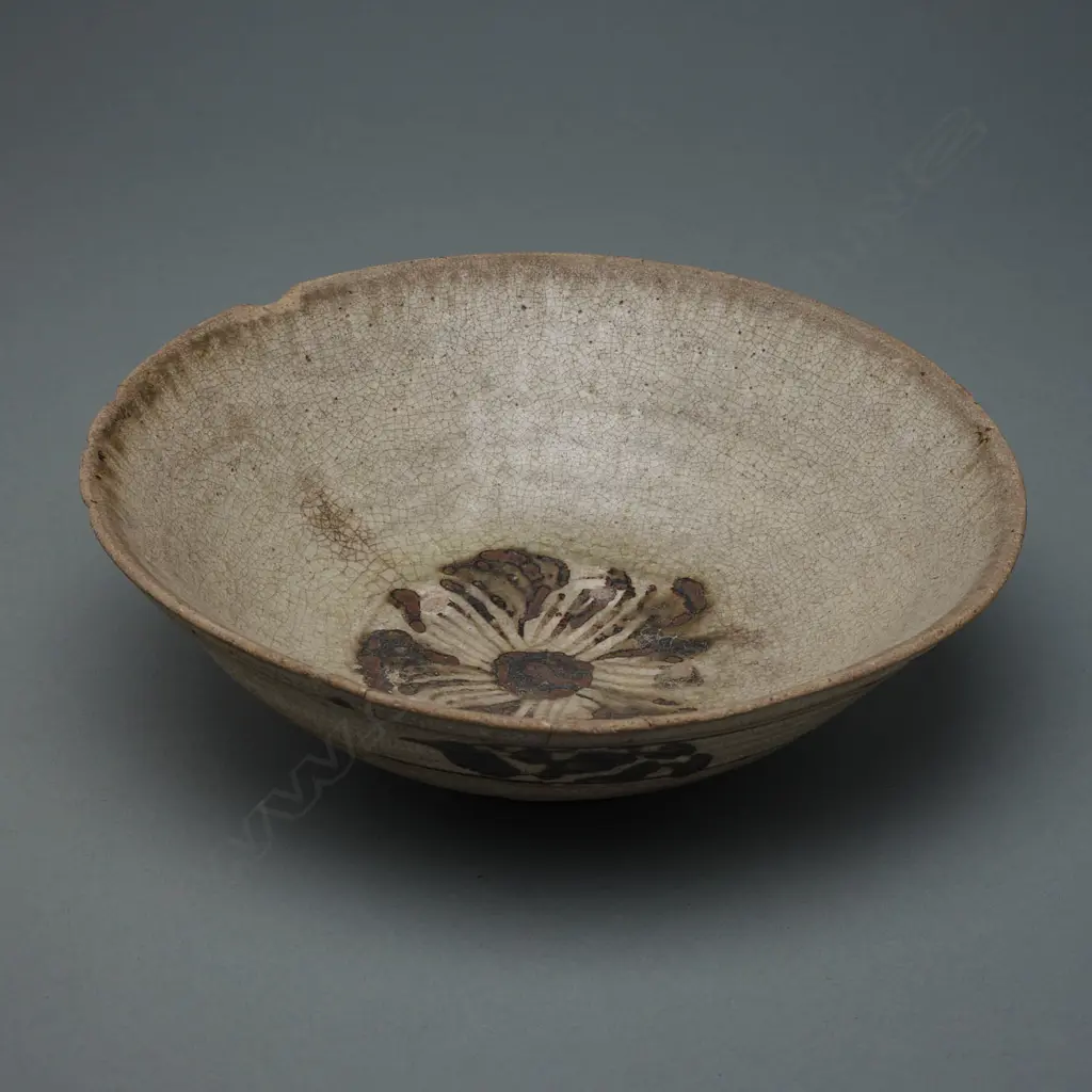Stoneware bowl - Sukothai, 14th to 15thC, Image 1++